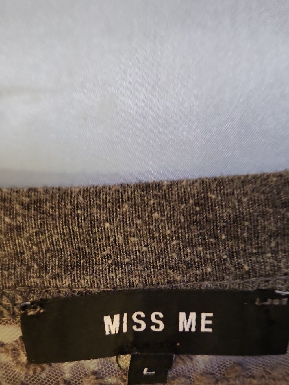 Miss Me Heather Grey Lace-Trim Henley Sz L - Picture 2 of 6